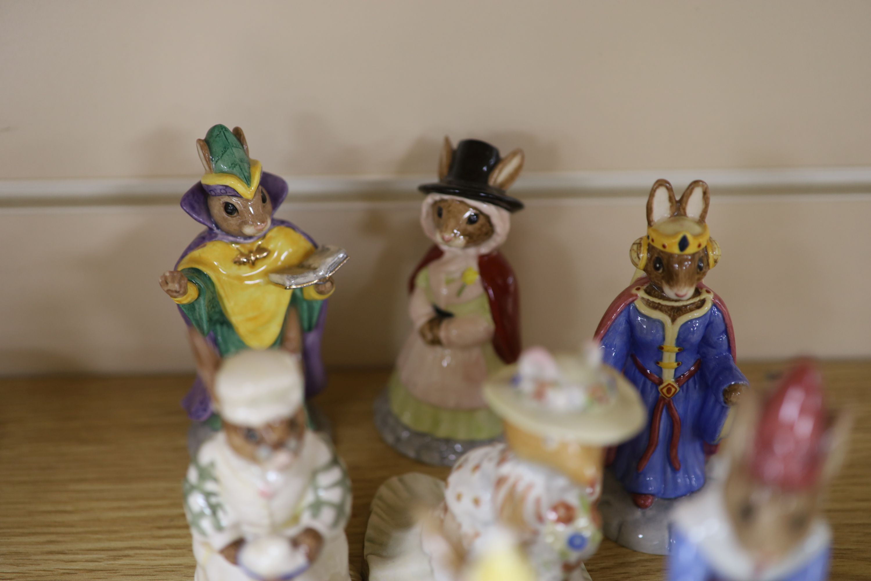 A collection of mostly Doulton bunnykins figures (16)